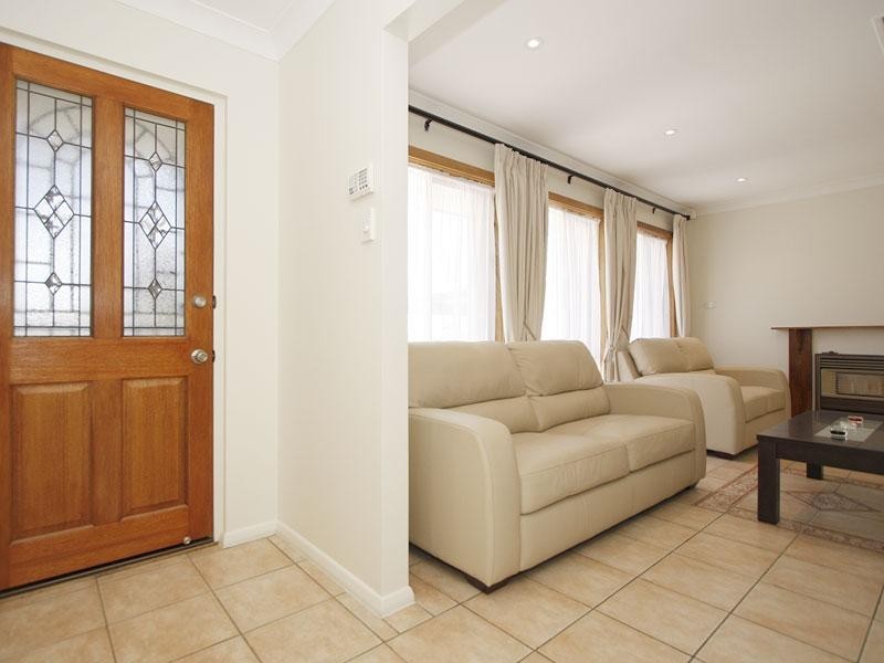 194 Maxwell Rd, Para Hills SA 5096