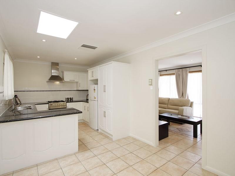 194 Maxwell Rd, Para Hills SA 5096