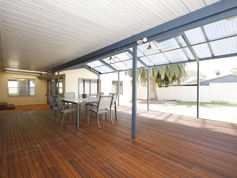 194 Maxwell Rd, Para Hills SA 5096