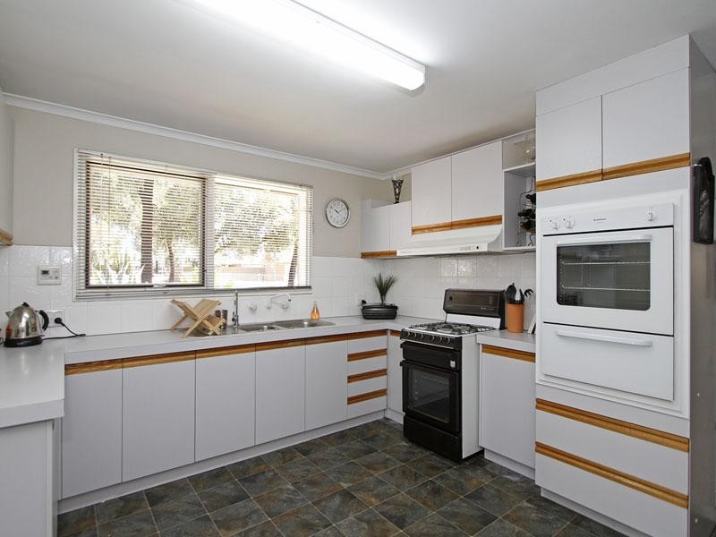 102 Amsterdam Crs, Salisbury Downs SA 5108