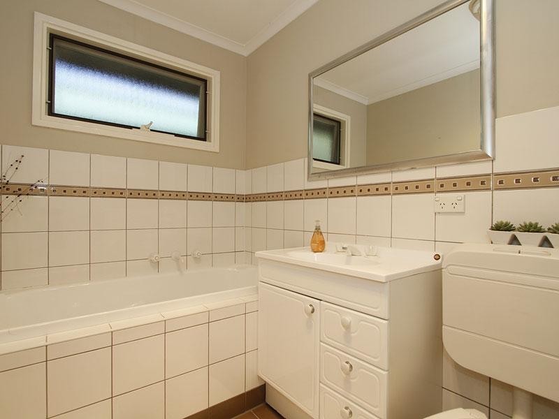102 Amsterdam Crs, Salisbury Downs SA 5108