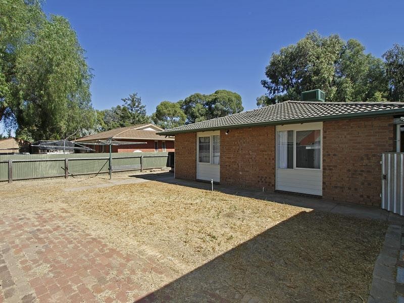102 Amsterdam Crs, Salisbury Downs SA 5108