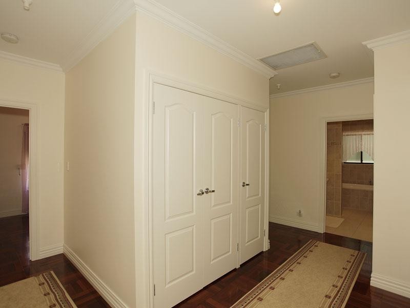 38 Jackaroo Cres, Walkley Heights SA 5098