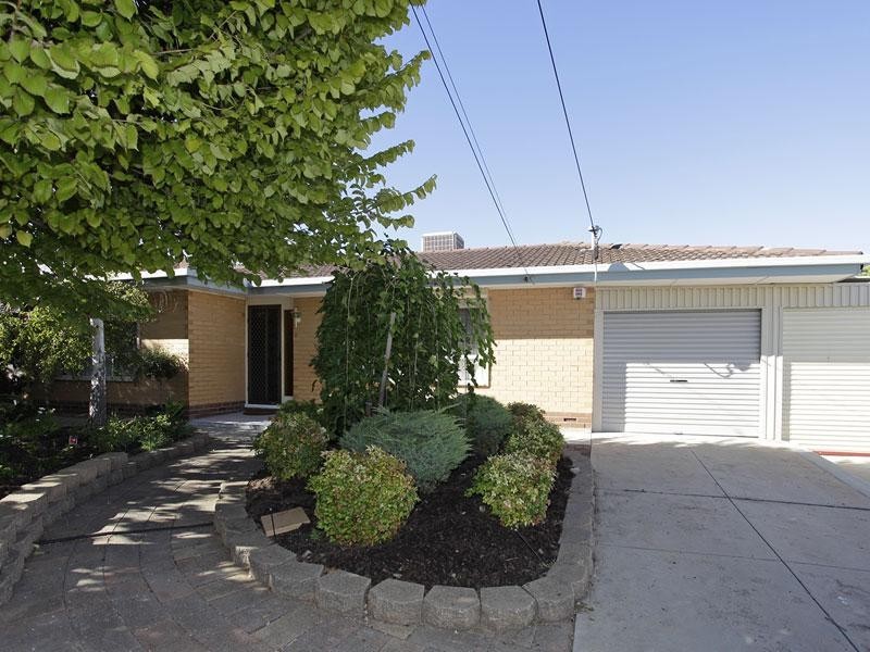 93 Billabong Rd, Para Hills SA 5096