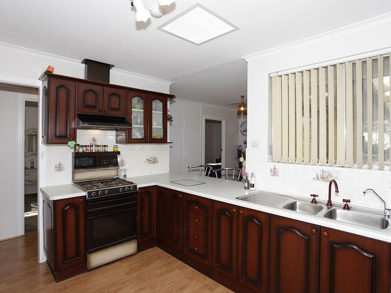 93 Billabong Rd, Para Hills SA 5096