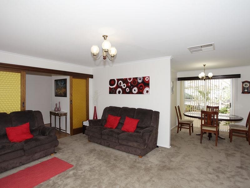 93 Billabong Rd, Para Hills SA 5096
