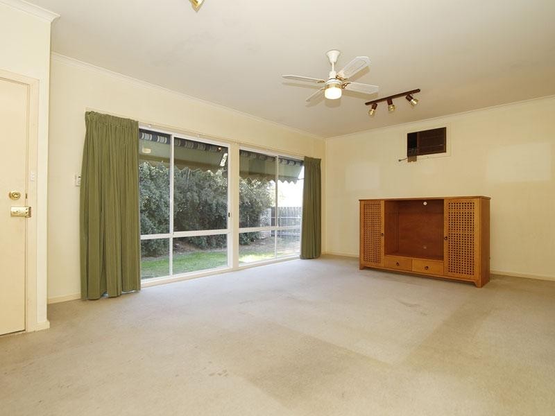 11 Westralia St, Greenacres SA 5086