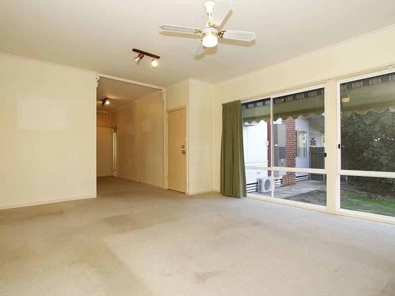 11 Westralia St, Greenacres SA 5086