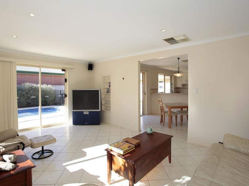 80 Lord Howe Ave, Oakden SA 5086