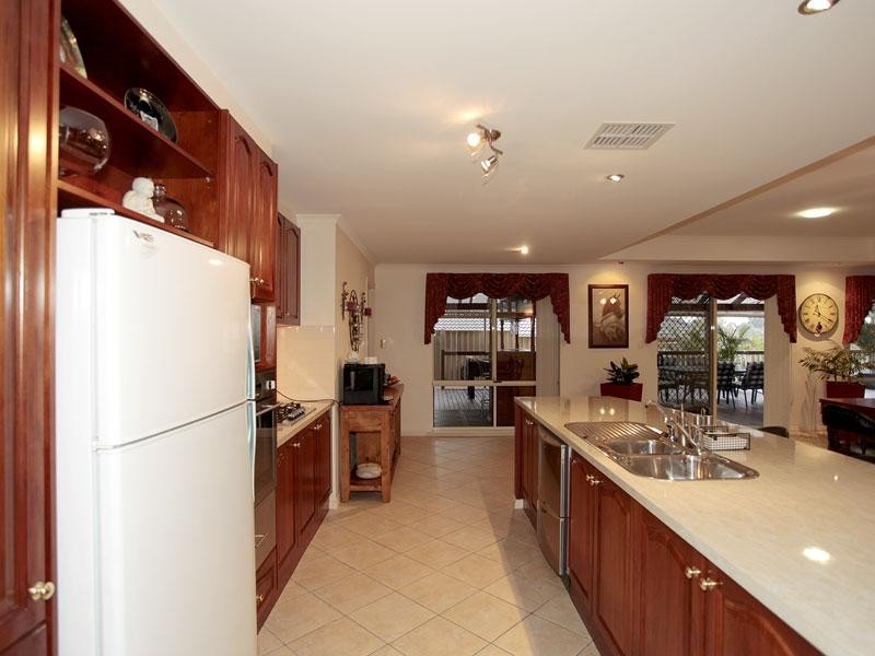 14 River Walk, Walkley Heights SA 5098