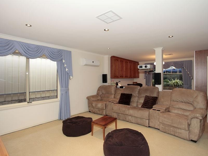 14 River Walk, Walkley Heights SA 5098