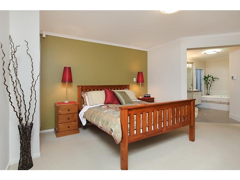 10 Westbourne St, Springbank Waters, Burton SA 5110