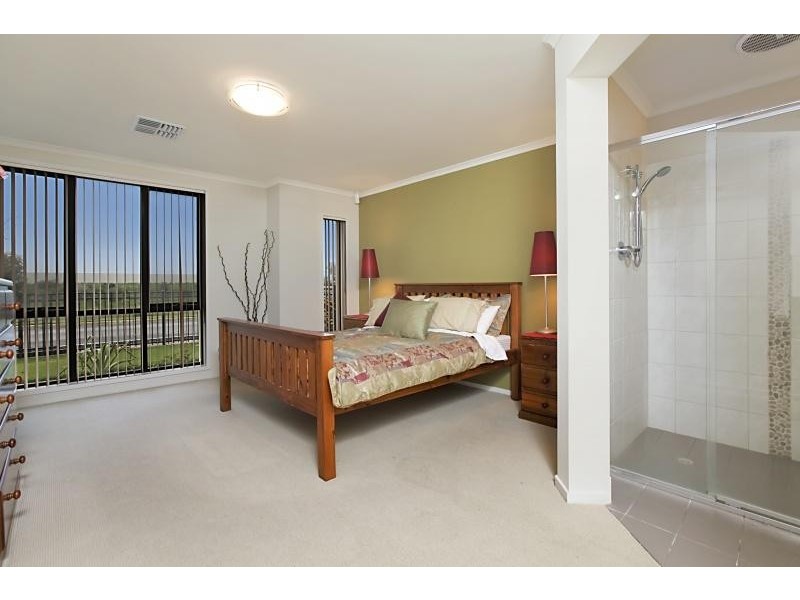 10 Westbourne St, Springbank Waters, Burton SA 5110