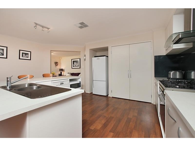 10 Westbourne St, Springbank Waters, Burton SA 5110