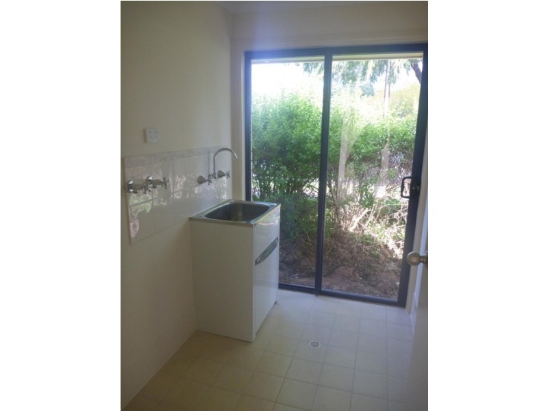 2 Lee Ave, Ridgehaven SA 5097