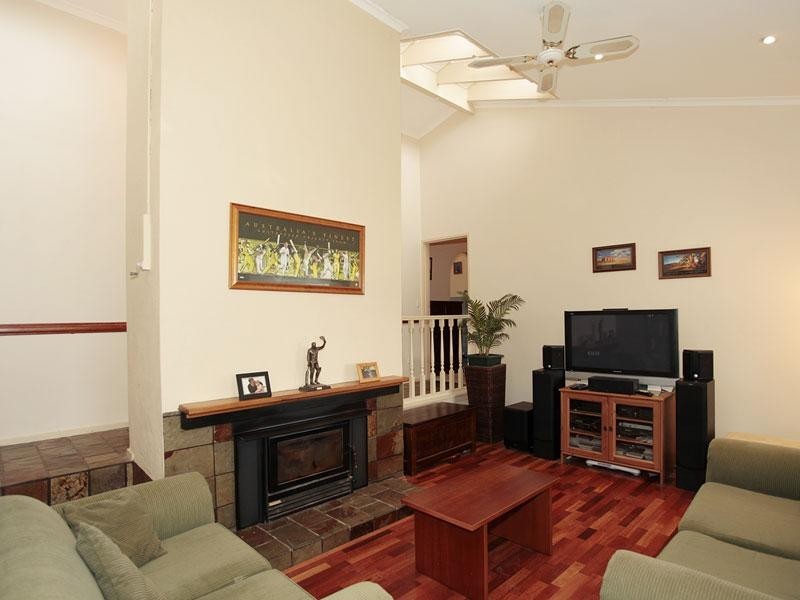 9 Swallow Ave, Modbury Heights SA 5092