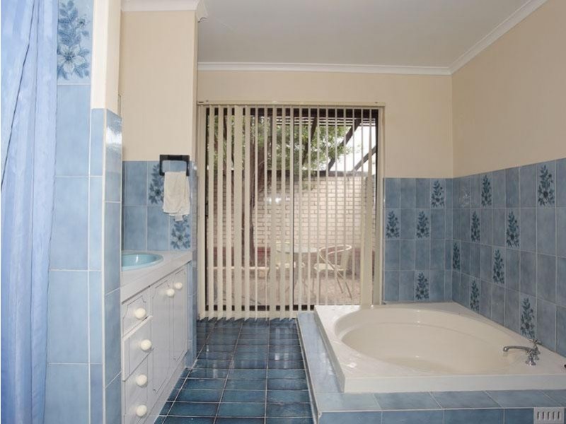 9 Swallow Ave, Modbury Heights SA 5092