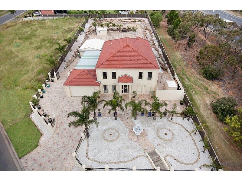 1 Bellevue Cct, Gulfview Heights SA 5096