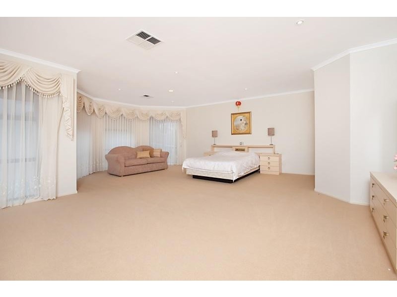 1 Bellevue Cct, Gulfview Heights SA 5096