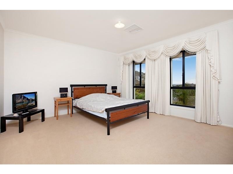 1 Bellevue Cct, Gulfview Heights SA 5096