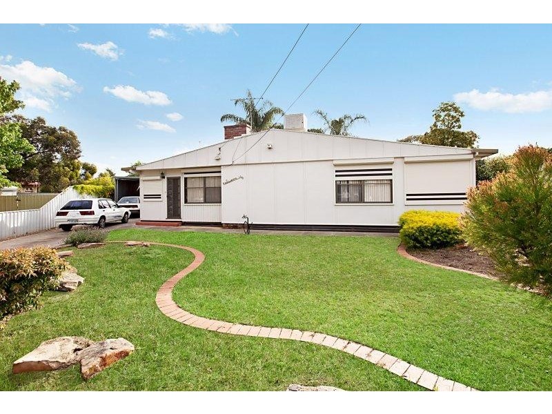 13 Leander Cres, Greenacres SA 5086
