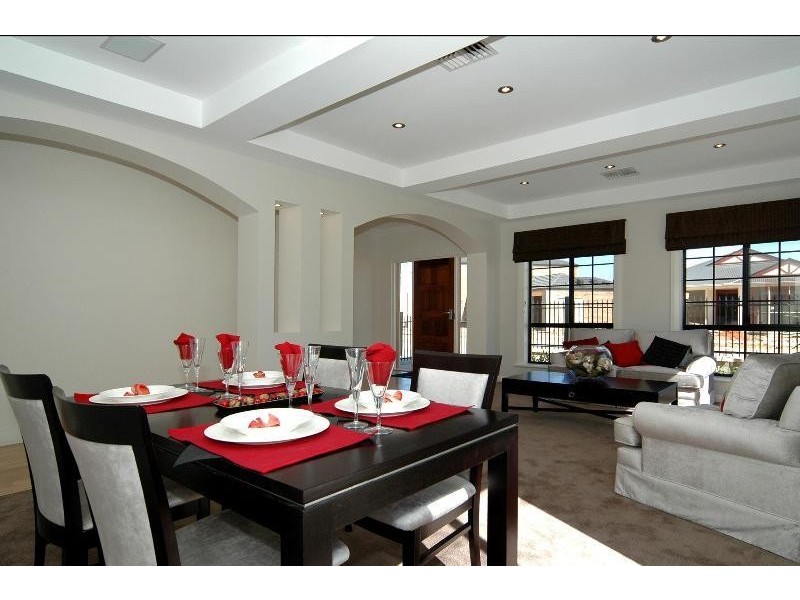 4 FOWLER ST, Mawson Lakes SA 5095