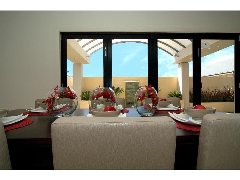 4 FOWLER ST, Mawson Lakes SA 5095