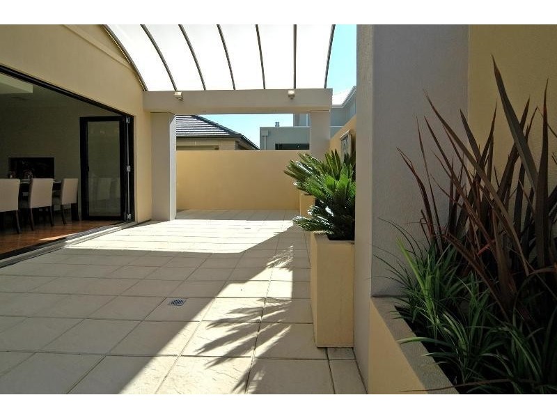 4 FOWLER ST, Mawson Lakes SA 5095