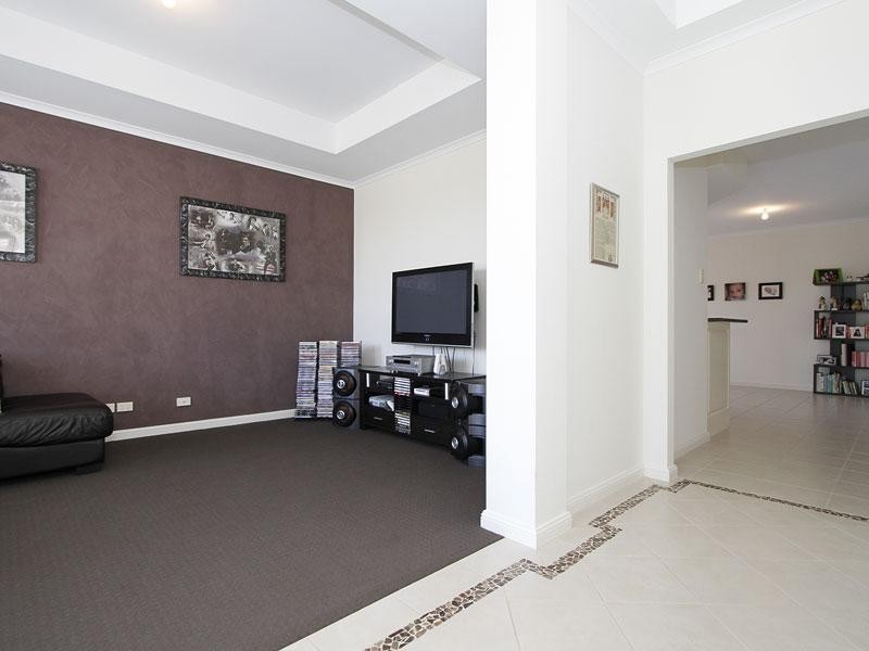 11 Wood St, Parafield Gardens SA 5107