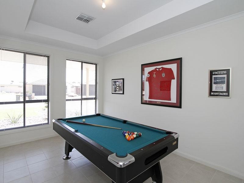 11 Wood St, Parafield Gardens SA 5107