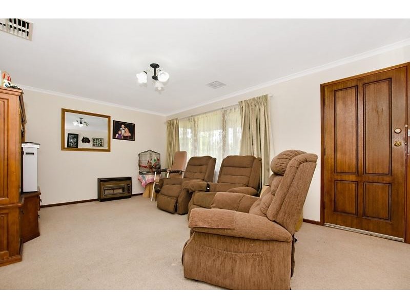17 Koolena Cres, Munno Para SA 5115