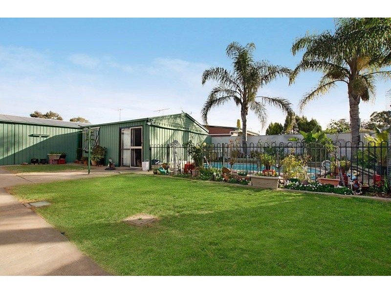 17 Koolena Cres, Munno Para SA 5115