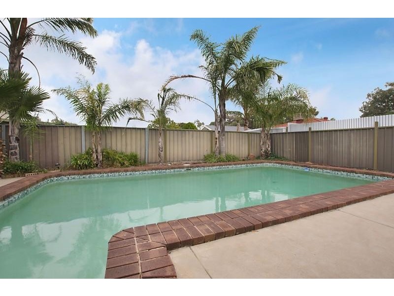 7 Oak Ave, Burton SA 5110