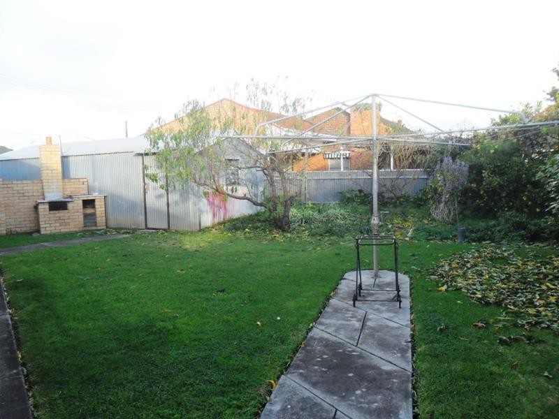 10 Milton Ave, Fulham Gardens SA 5024
