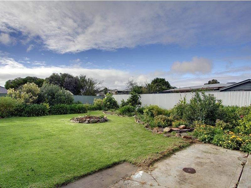 27 Fulton St, Gilles Plains SA 5086