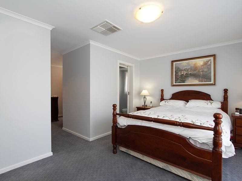 18 Hedgerow Drive, Gulfview Heights SA 5096