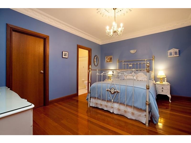 36 Angove Park Dr, Tea Tree Gully SA 5091