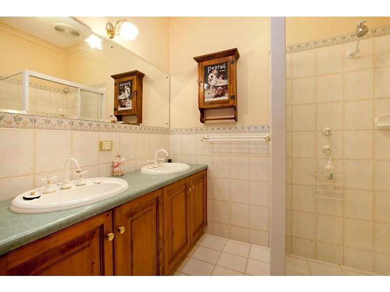 36 Angove Park Dr, Tea Tree Gully SA 5091