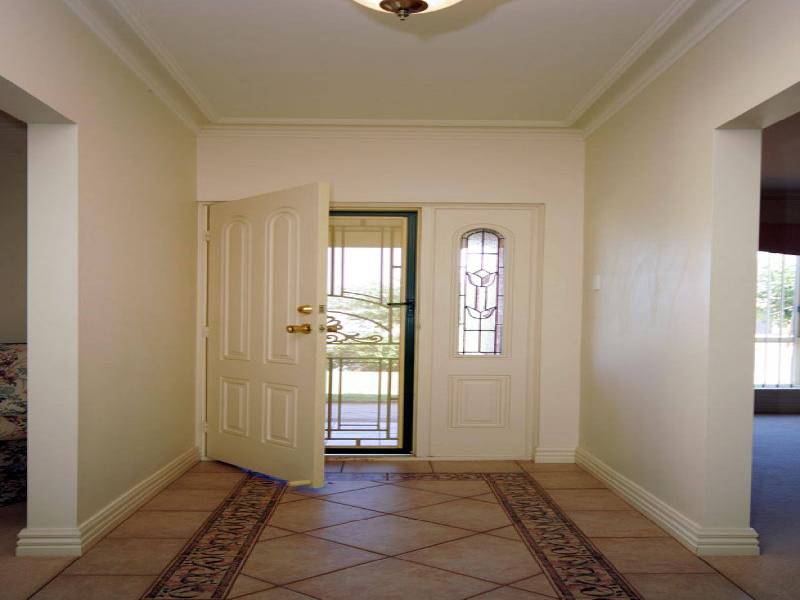 16 BREAKWATER COURT, Gulfview Heights SA 5096