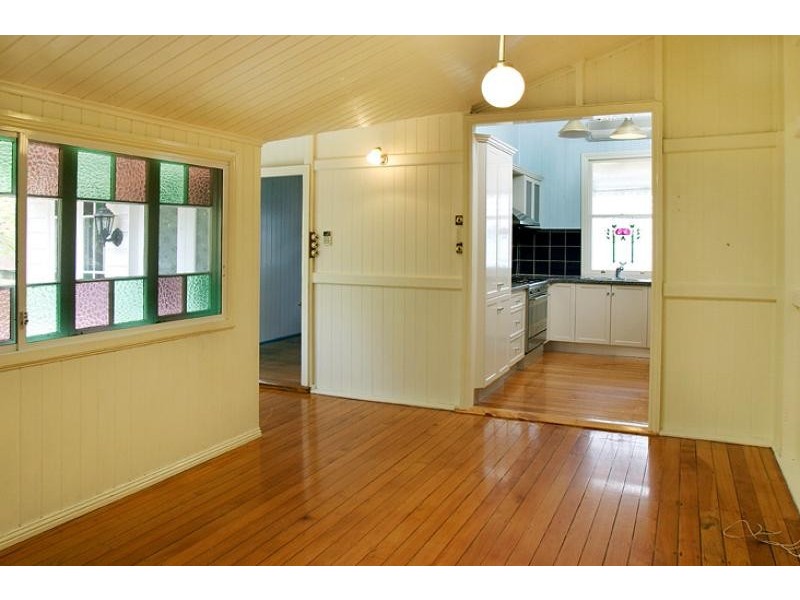 6 DAN STREET, Graceville QLD 4075