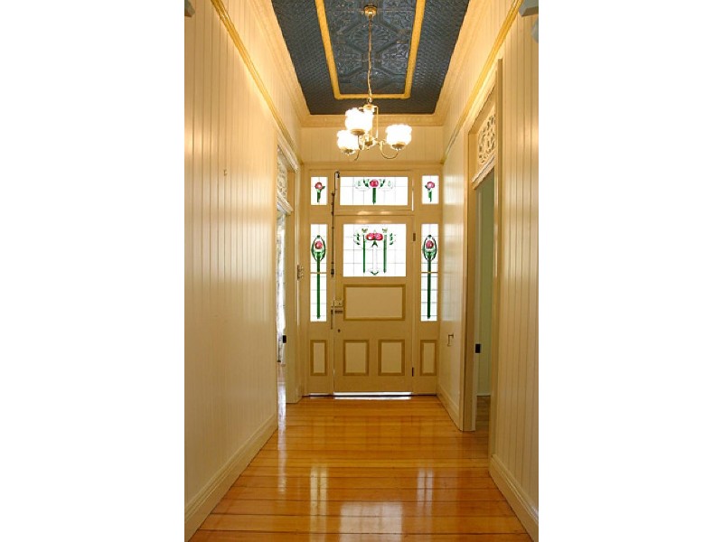 6 DAN STREET, Graceville QLD 4075