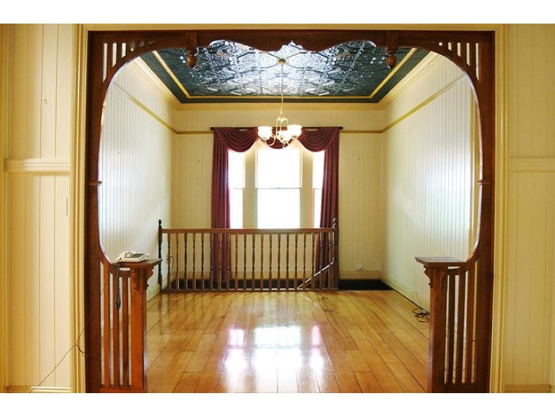 6 DAN STREET, Graceville QLD 4075