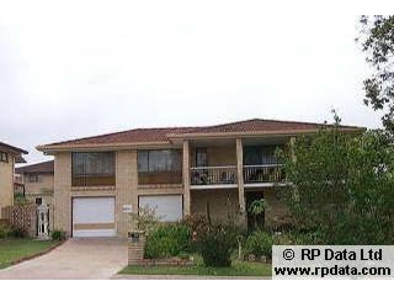 18 MARTENSE STREET, Wishart QLD 4122