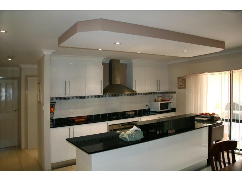 8 Nicholls Drive, Yass NSW 2582