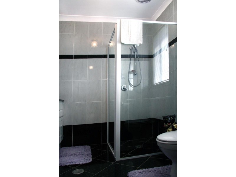 8 Nicholls Drive, Yass NSW 2582