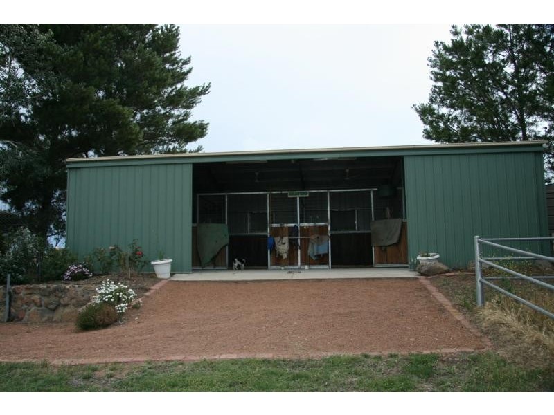 26 GOOROMON PONDS ROAD, Hall ACT 2618