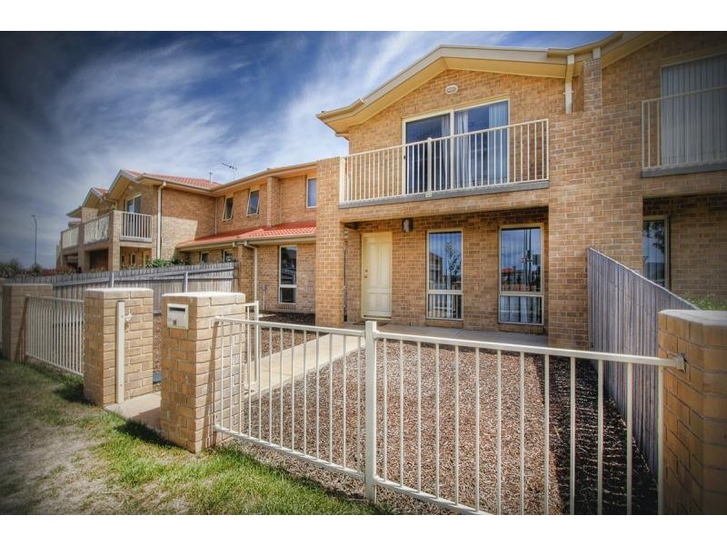 337 Anthony Rolfe Avenue, Gungahlin ACT 2912