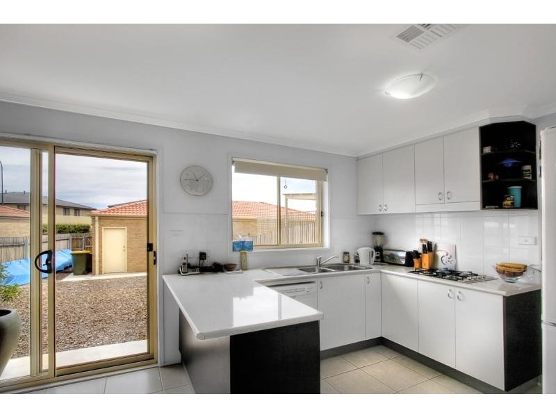 337 Anthony Rolfe Avenue, Gungahlin ACT 2912