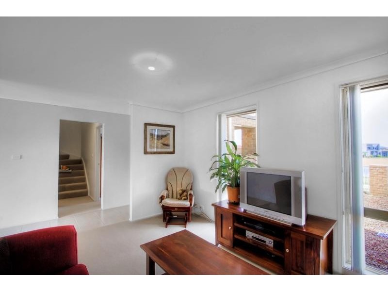337 Anthony Rolfe Avenue, Gungahlin ACT 2912