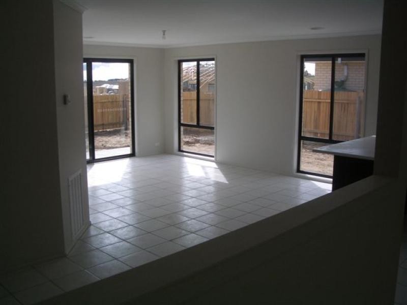 48 Polilight Street, Dunlop ACT 2615